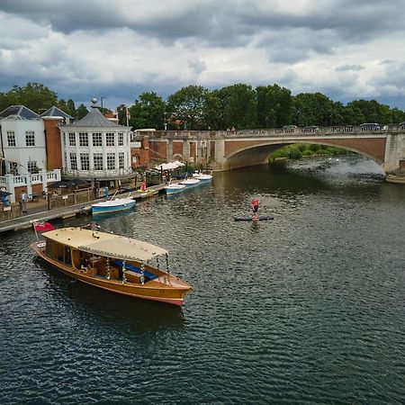 The Mitre, Hampton Court Hotel Kingston upon Thames  Eksteriør billede The River Wey at Farnham