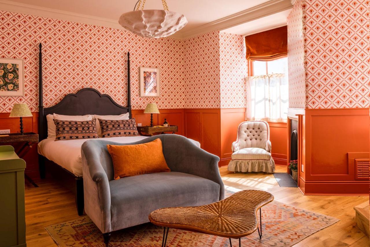 The Mitre, Hampton Court Hotel Kingston upon Thames  Eksteriør billede A bedroom at The Mitre