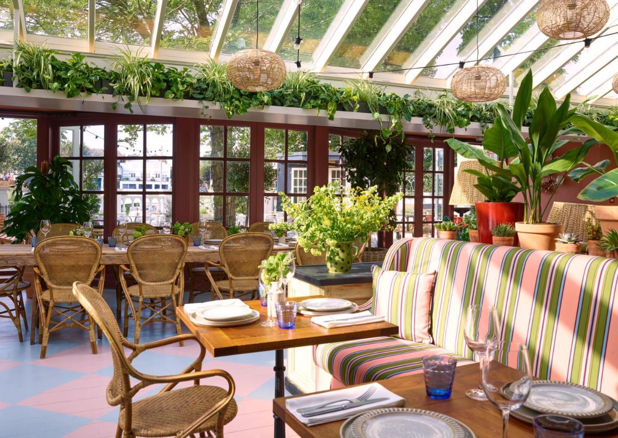 The Mitre, Hampton Court Hotel Kingston upon Thames  Eksteriør billede Interior of the restaurant