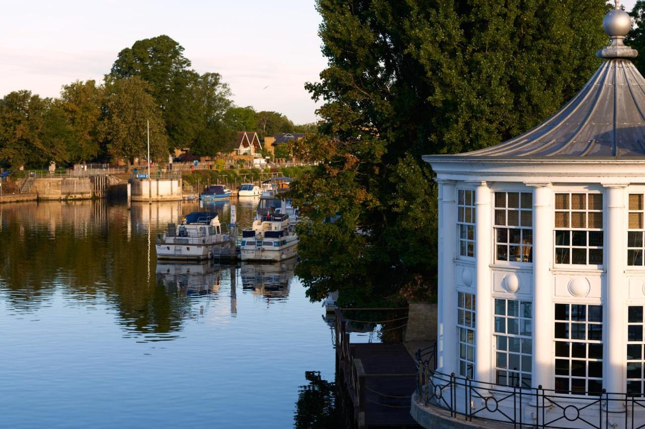 The Mitre, Hampton Court Hotel Kingston upon Thames  Eksteriør billede The River Wey at Farnham