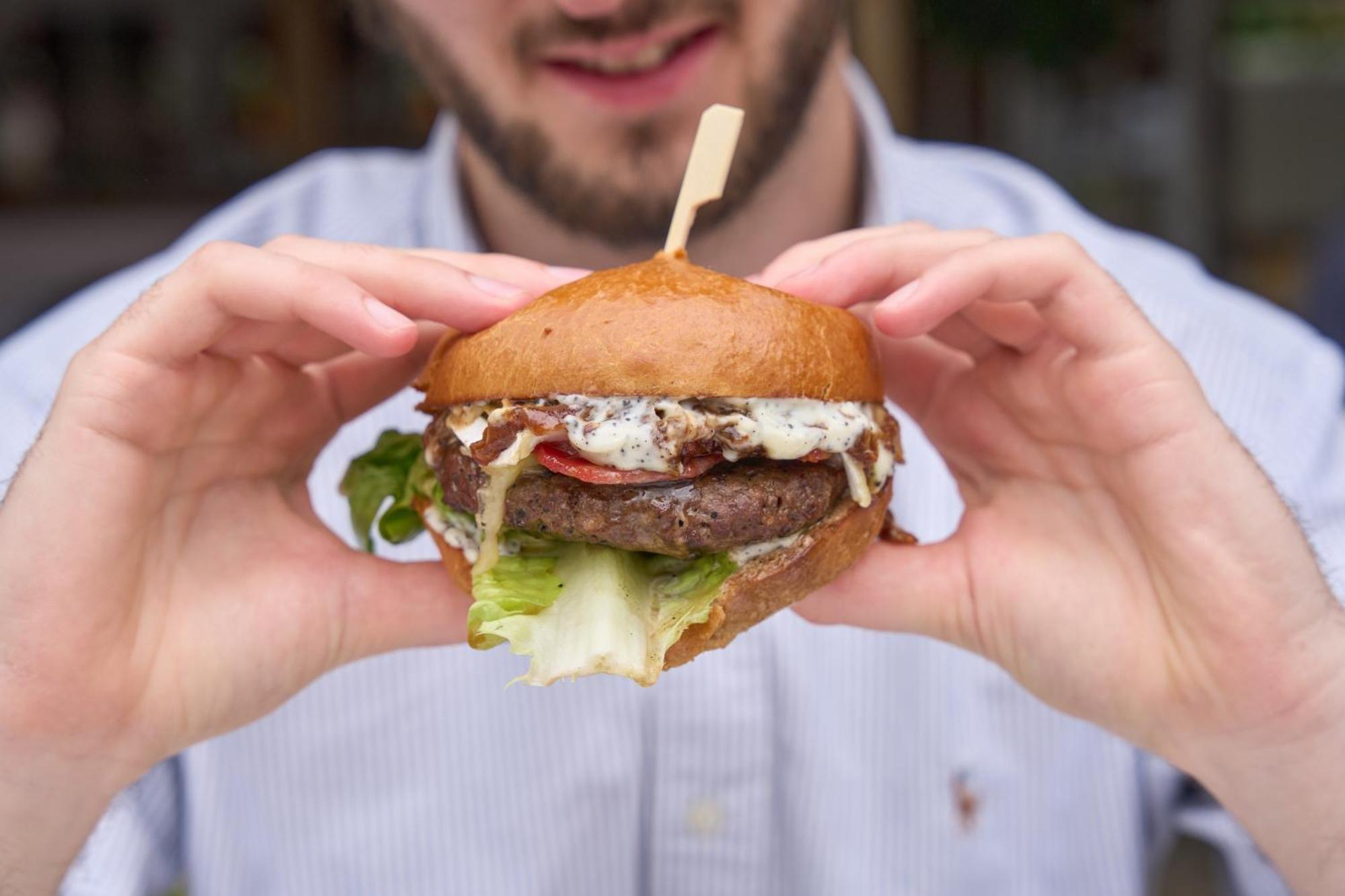 The Mitre, Hampton Court Hotel Kingston upon Thames  Eksteriør billede A burger